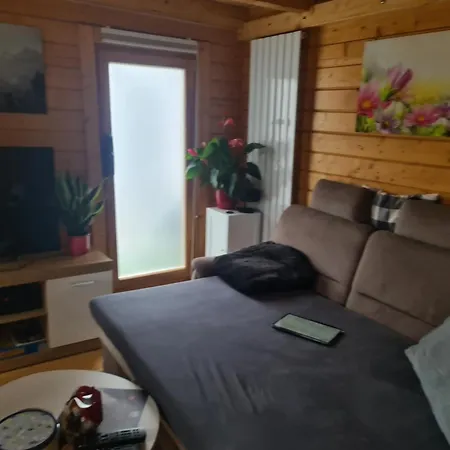 Kleines Blockbohlenhaus Als Ferienwohnung Oder Dauervermietung