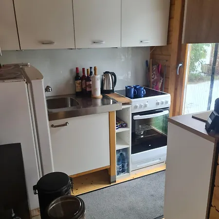 Kleines Blockbohlenhaus Als Ferienwohnung Oder Dauervermietung Apartment