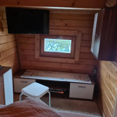 Apartment Kleines Blockbohlenhaus Als Ferienwohnung Oder Dauervermietung *