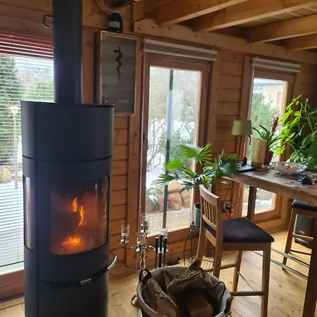 Kleines Blockbohlenhaus Als Ferienwohnung Oder Dauervermietung Karwitz