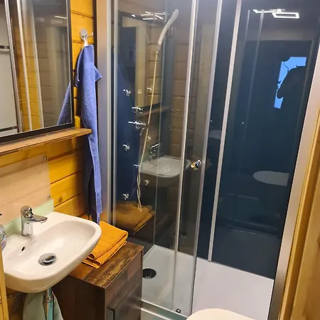 Apartment Kleines Blockbohlenhaus Als Ferienwohnung Oder Dauervermietung *