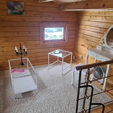 Apartment Kleines Blockbohlenhaus Als Ferienwohnung Oder Dauervermietung *